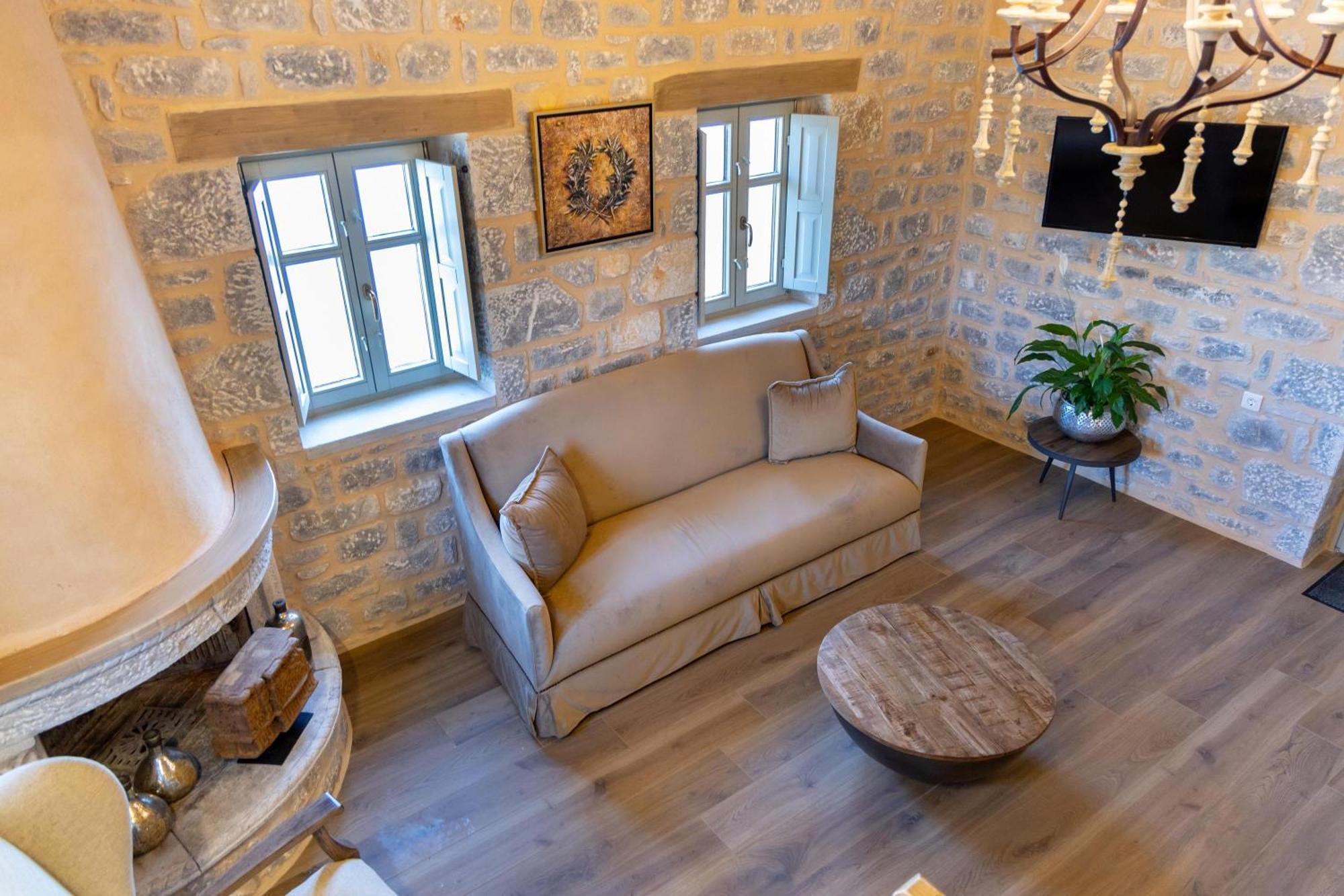 Karavostásion Akrolithi Guesthouse מראה חיצוני תמונה
